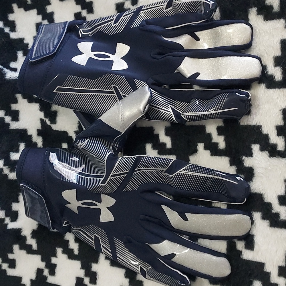 UA F8 Football Gloves Size Adult Large